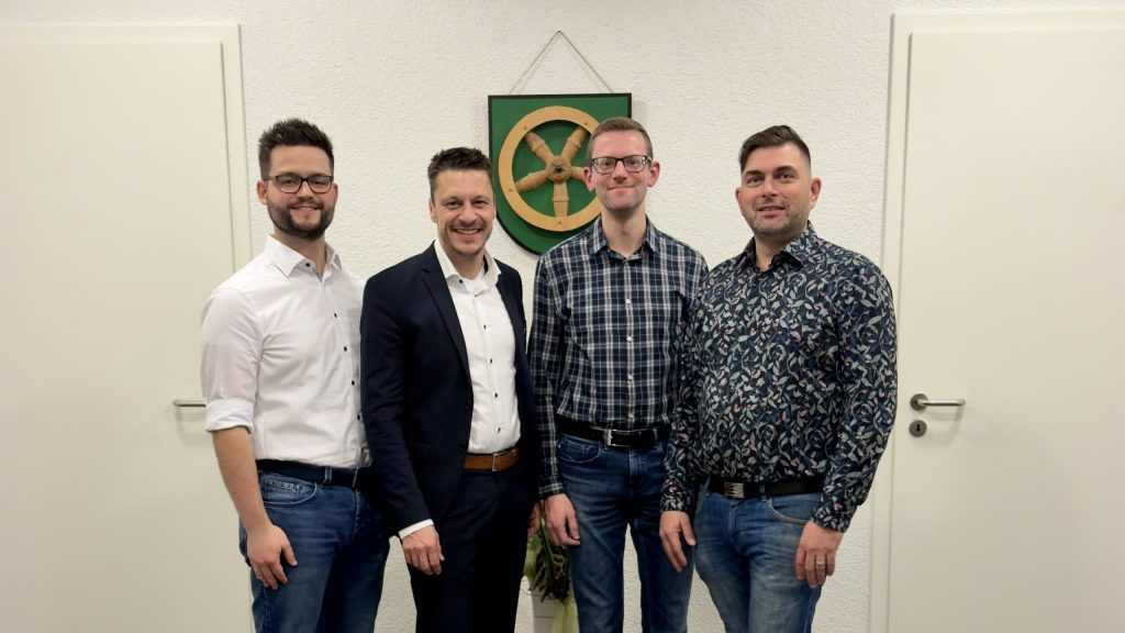 Der neu gewählte Vorstand des CDU-Gemeindeverbandes Saarwellingen zusammen mit dem Landtagsabgeordneten Raphael Schäfer.